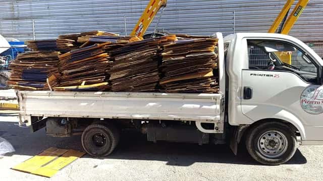 Camión 3/4 para retiro de madera y material de demolición en San Bernardo